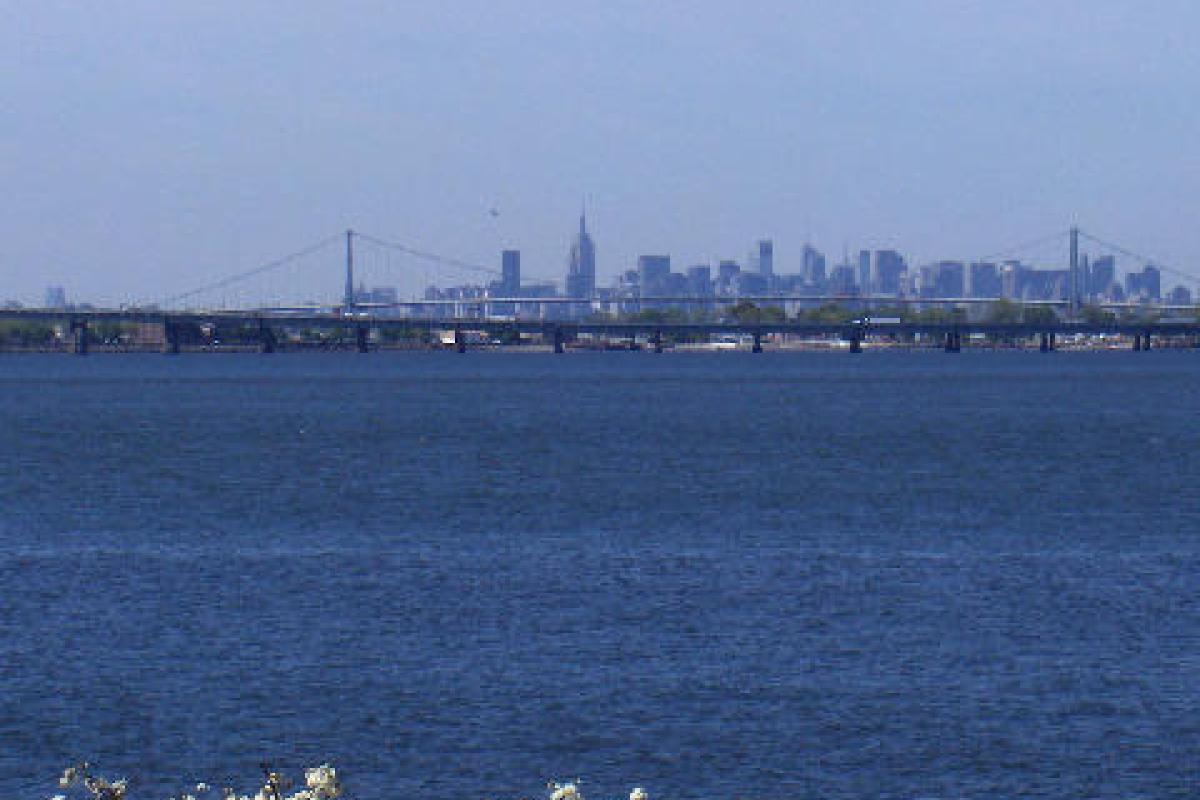 Skyline of Manhattan on the opposite side of a body of water